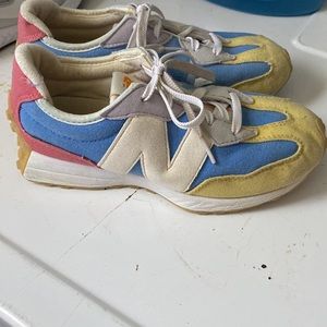 Girls New Balance 327 size 2.5